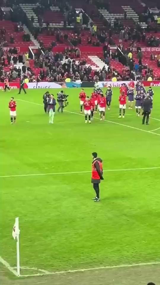 国际足球比赛引发热烈球迷讨论