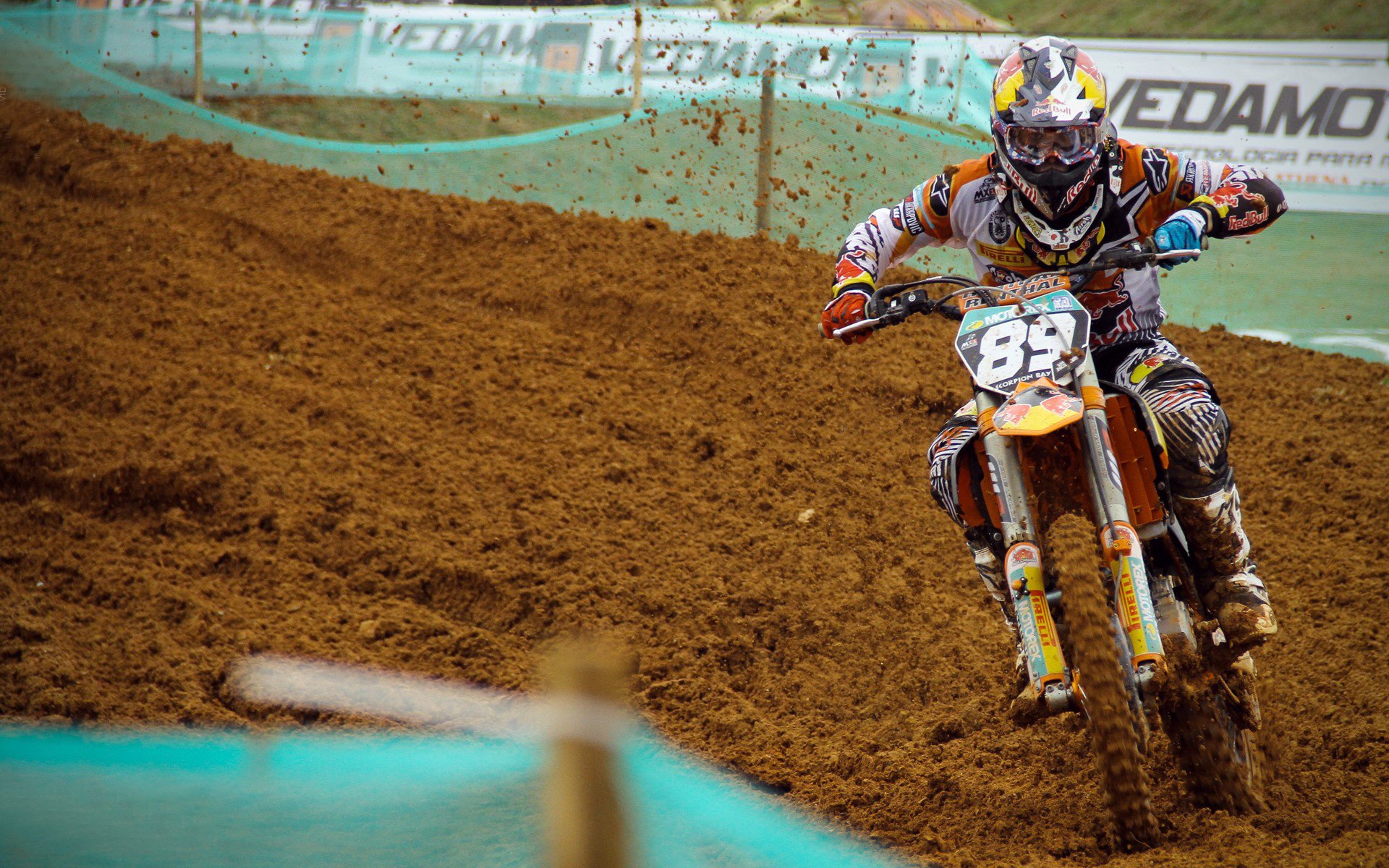 巴雷拉完美演绎中场艺术,瑞士战术纪律如何被一人瓦解