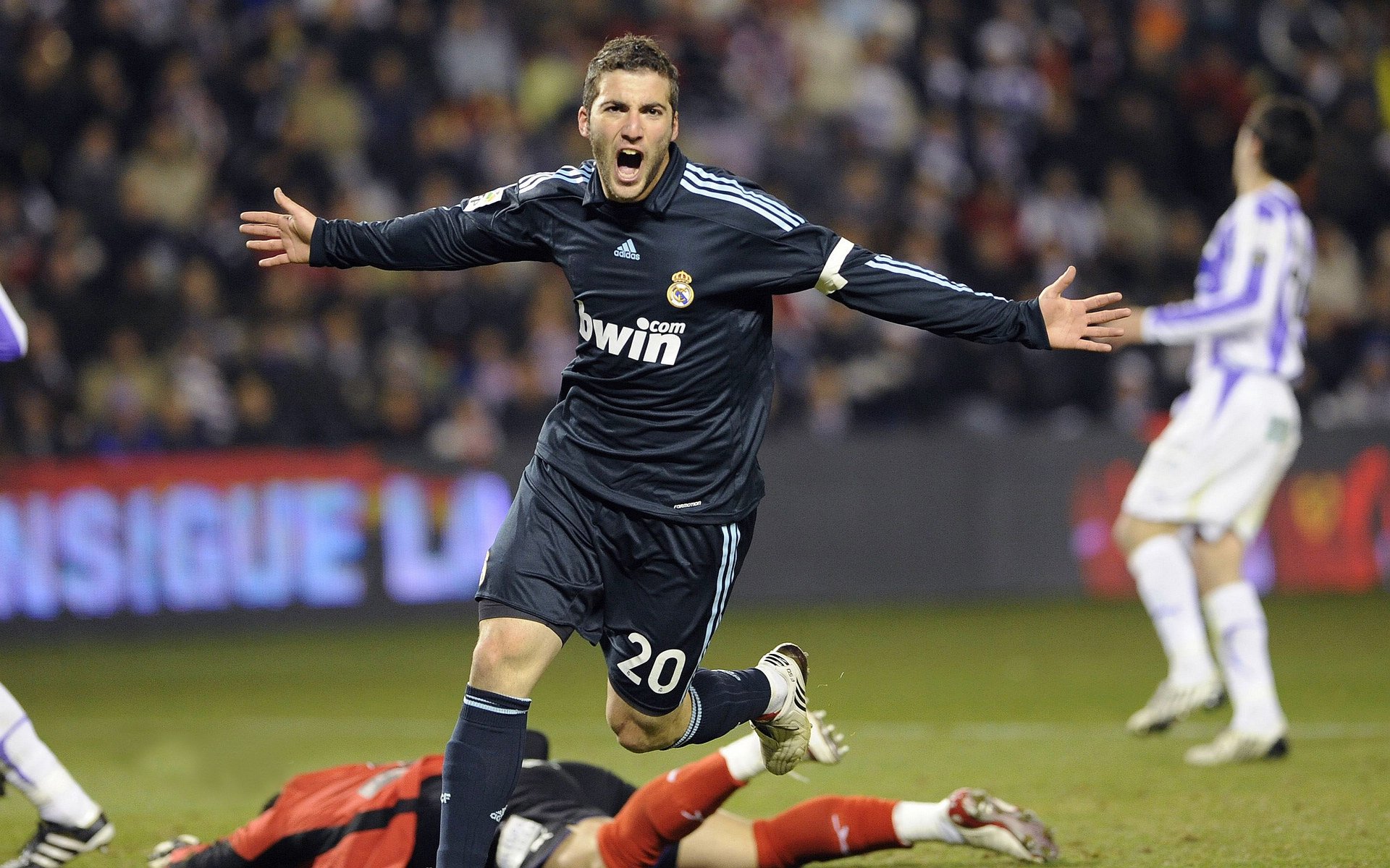 DB电竞官网入口-阿圭罗关键制胜，国际米兰完胜比利时，一场战术与意志的胜利